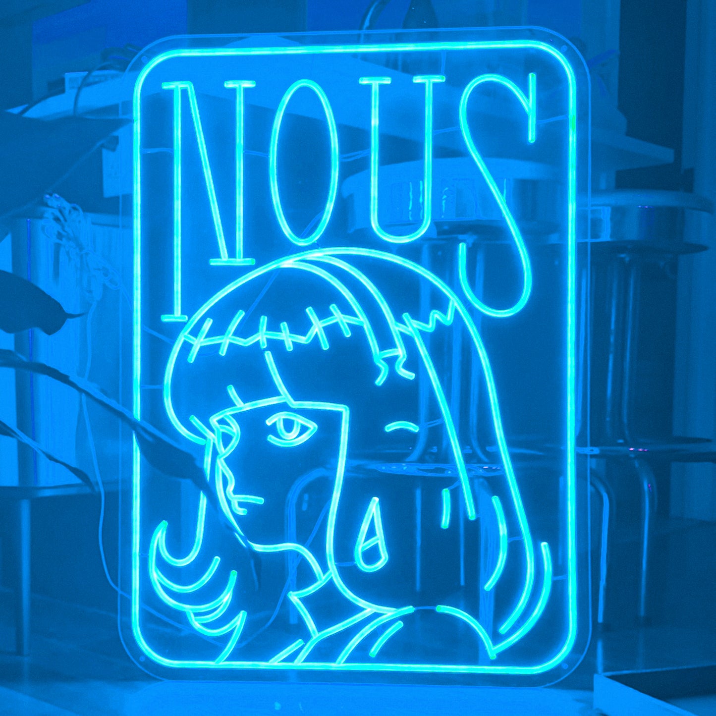 NOUS GIRL NEON